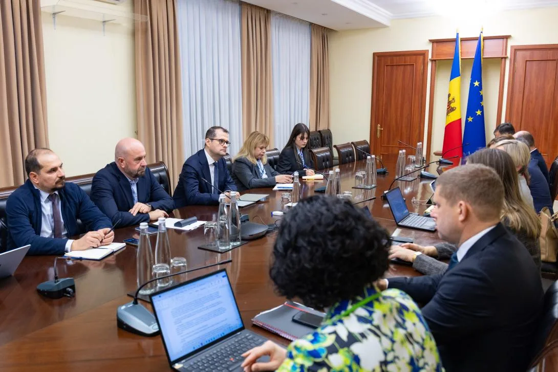 Perspectivele economice și prioritățile de politici fiscal-bugetare, discutate de Premierul Vasile Tofan și echipa FMI